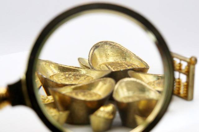 伦敦黄金价格的走势有何特点？怎样利用这些特点进行投资决策？